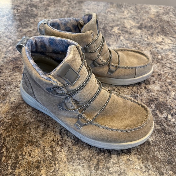 Hey Dude Suede Boots women’s size 8 - Picture 2 of 4